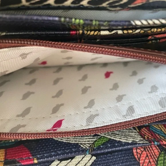 Sakroots Large zip Wallet - Picture 10 of 10